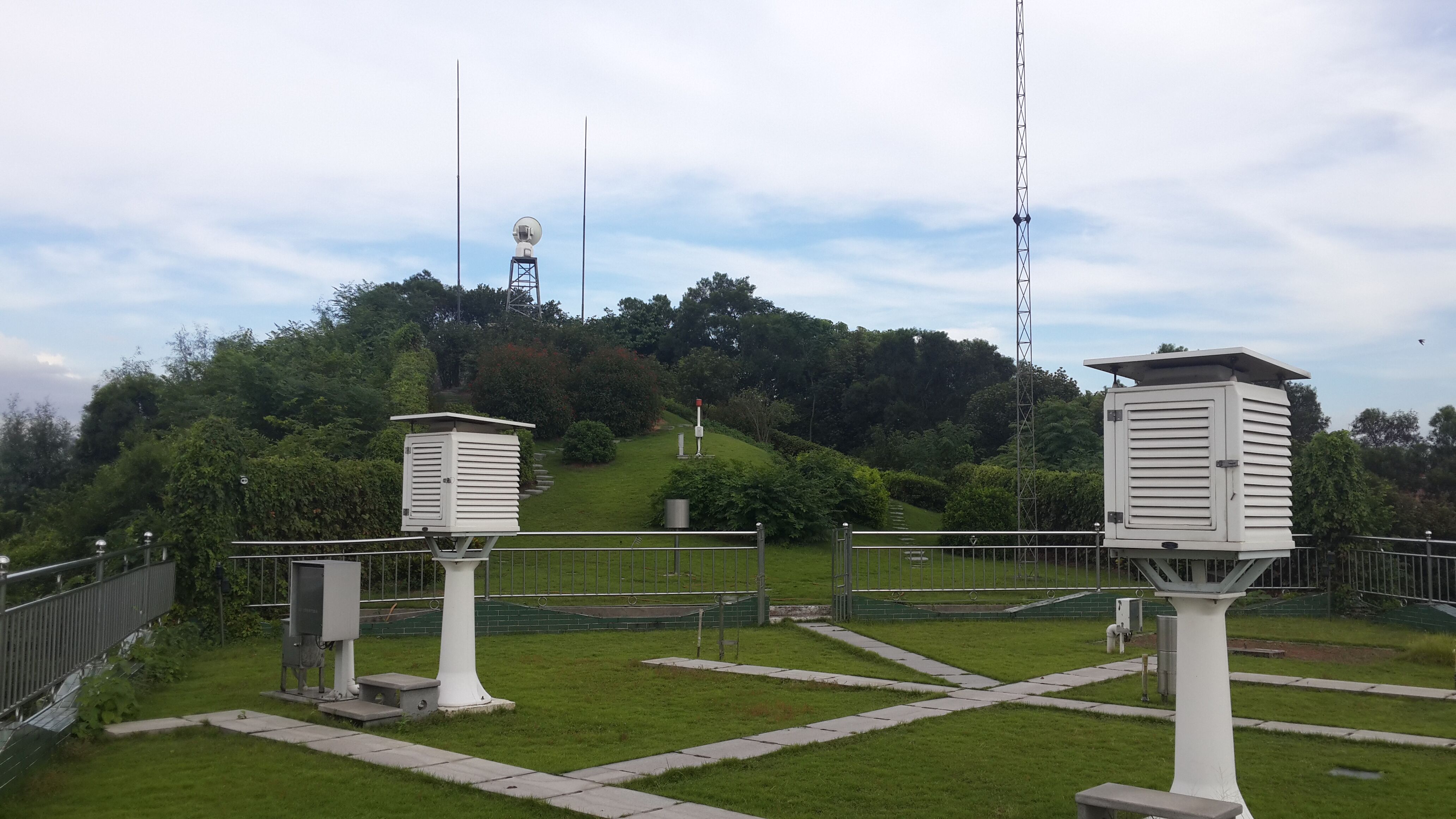 �����К����